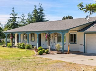 61 Cricket Ln, Sequim, WA 98382