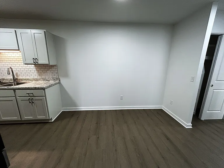 Charter Oaks Apartments — Photo 164