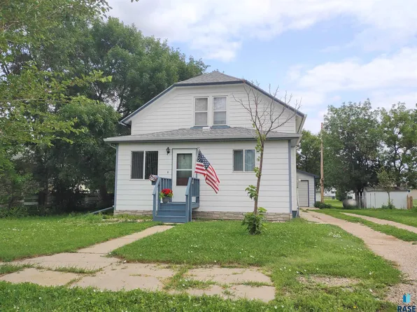 124 E 2nd Ave, Miller, SD 57362