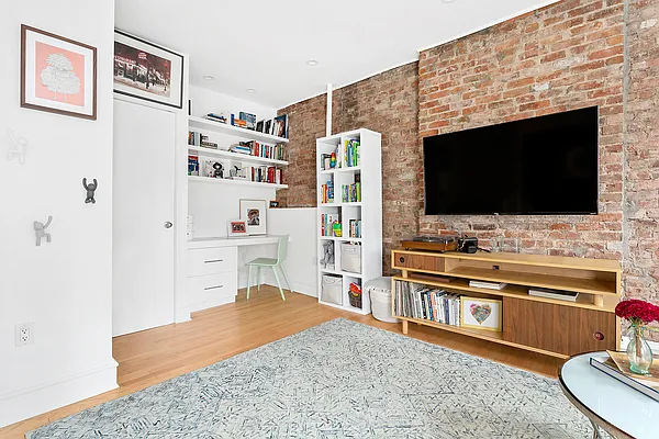 Sold by Compass | media 3