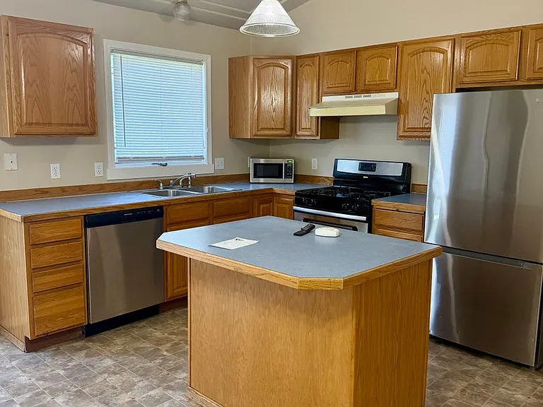 1001 E Missoula Ave — Photo 8