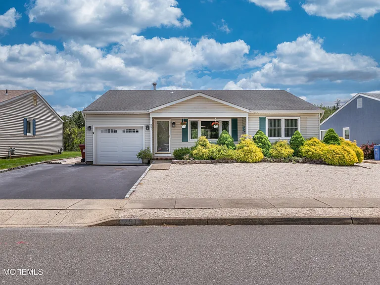 251 Westbrook Dr — Photo 39