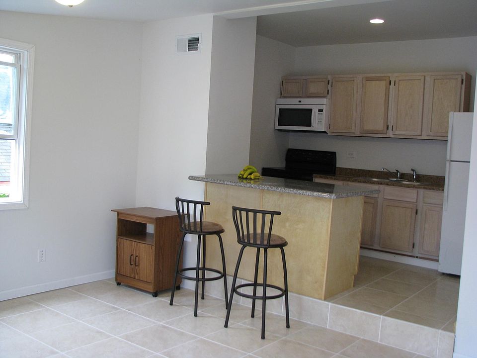 1st image of 318 Park Ave APT 4