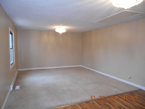 2nd image of 1910 W Sheffield Dr