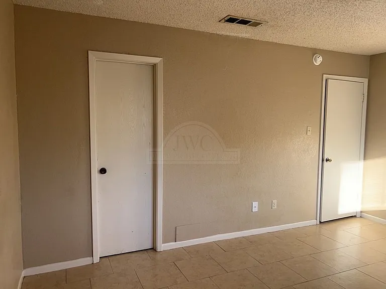 4209 Water St — Photo 17