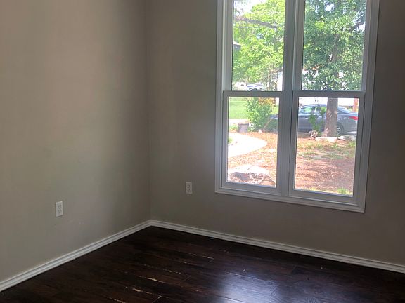 4th image of 2320 Woodland Dr
