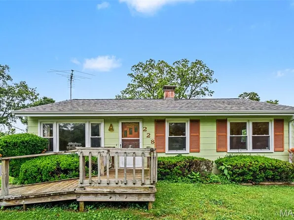 228 Newton Pl, Ballwin, MO 63021