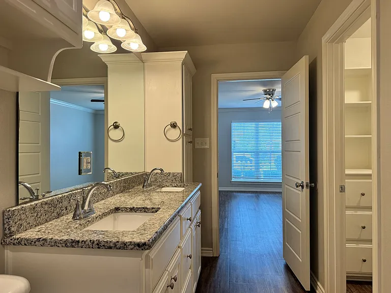 2300 Airline Dr #2305 — Photo 15