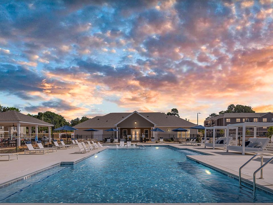 Saltwater Swimming Pool at Preston Park Apartments in Burlington, NC