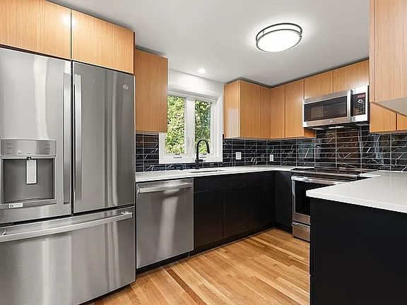 2nd image of 19 Selwyn Rd
