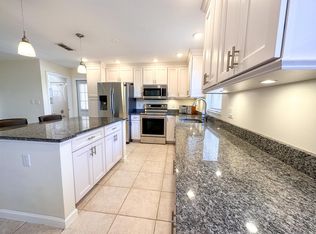 1827 Mova St, Sarasota, FL 34231