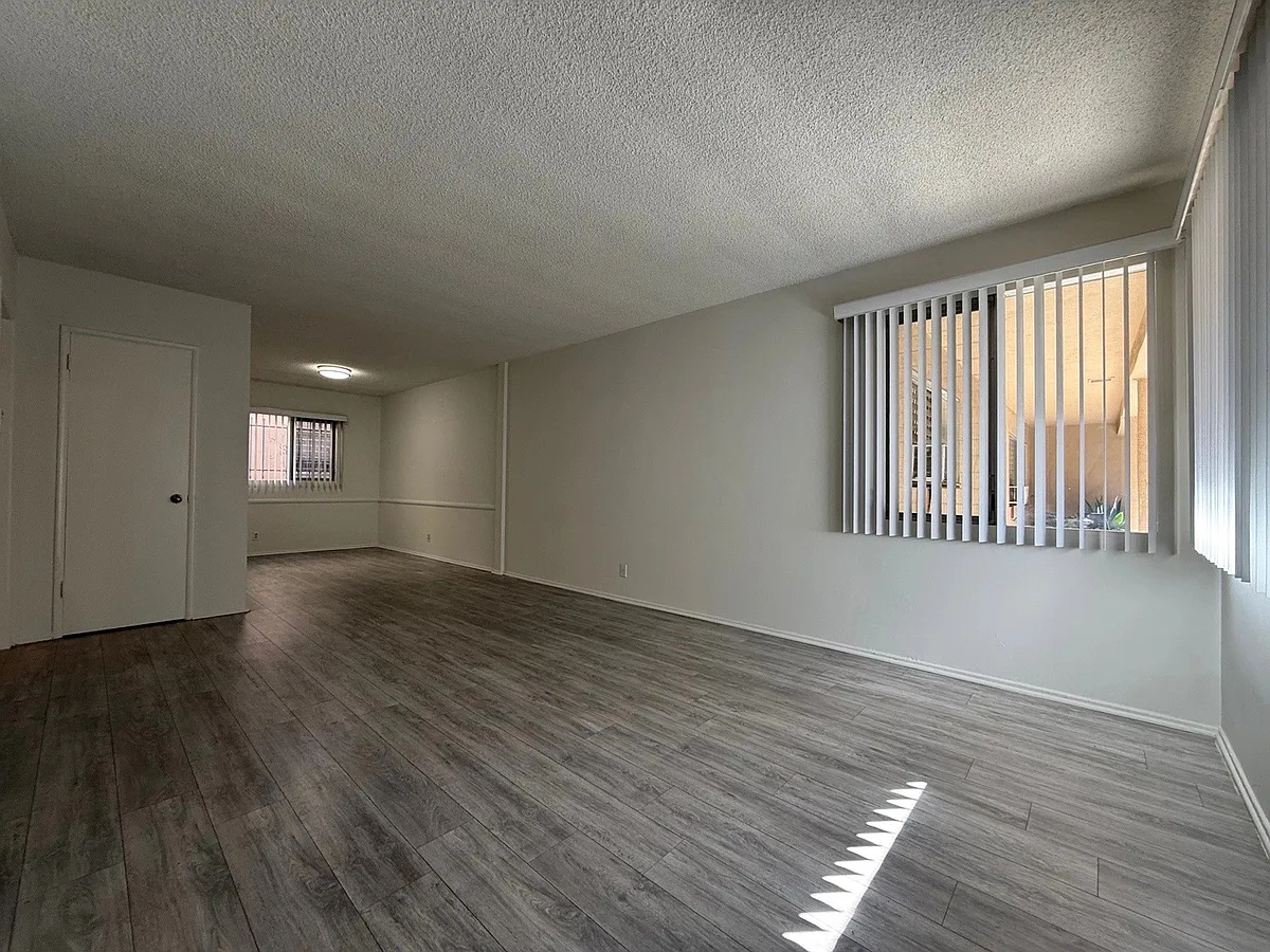 Building Photo - 10026 Palms Blvd #6