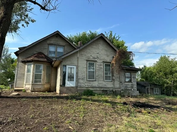 613 S Attica Rd, Knoxville, IA 50138