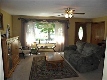 3rd image of 12882 Portage St