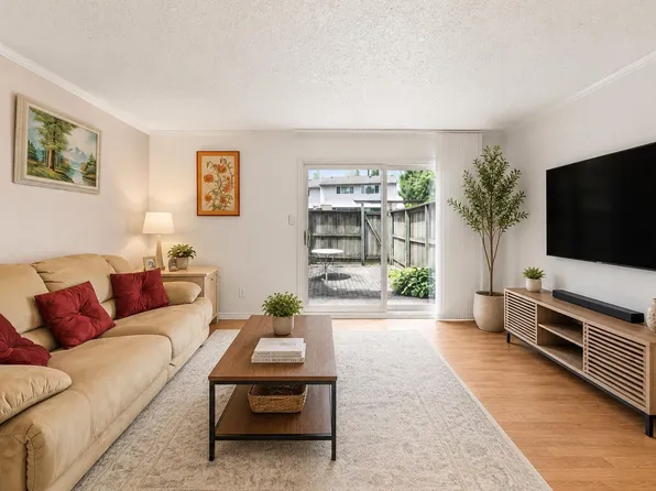 3550 E 49th Ave #5, Vancouver, BC V5S 1M4