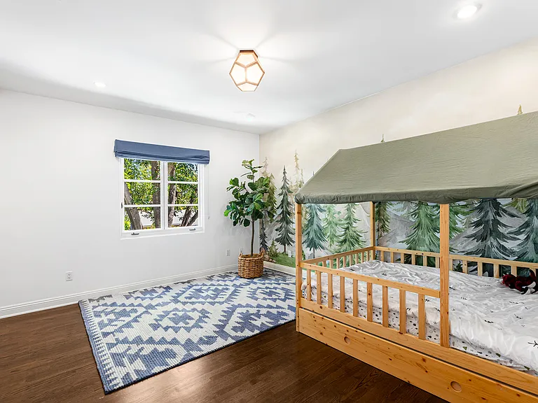 4363 Irvine Ave — Photo 19