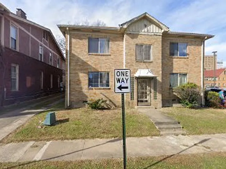 818 Cumberland St — Photo 2