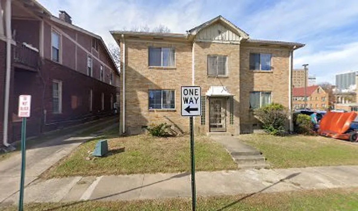 Building Photo - 818 Cumberland St