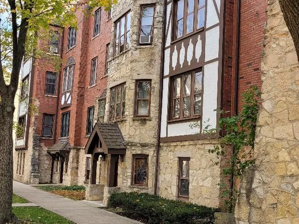 3417 W Hollywood Ave APT 2A, Chicago, IL 60659