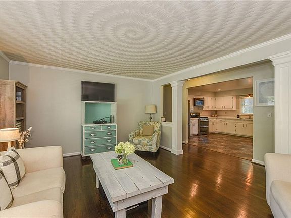 4th image of 2505 Johnston Ct