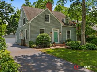 661 Greenview Pl, Lake Forest, IL 60045