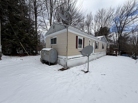 4th image of 76 U.S. 2 West Route