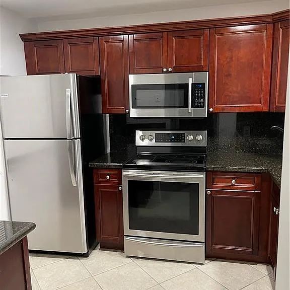 6549 Somerset Dr #106 — Photo 2