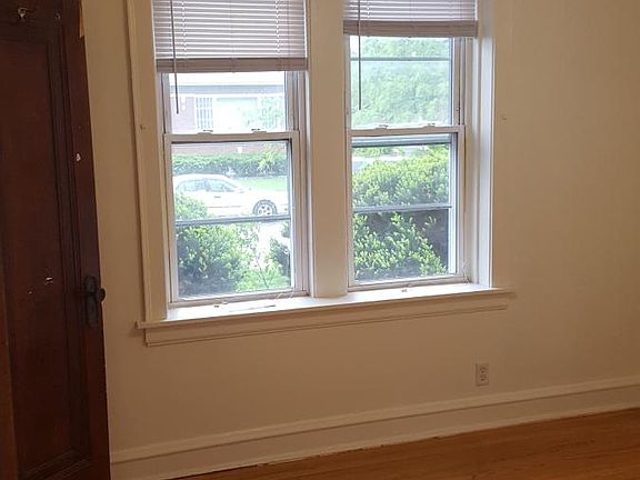 3rd image of 5455 W Eddy St #1