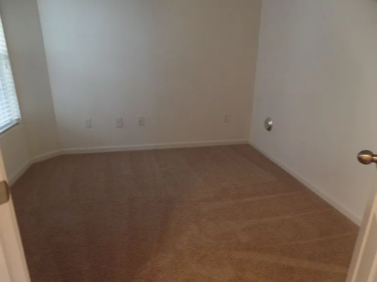 5353 Nottinghamshire Ln — Photo 31