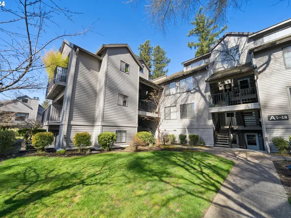 4000 Carman Dr APT 7, Lake Oswego, OR 97035