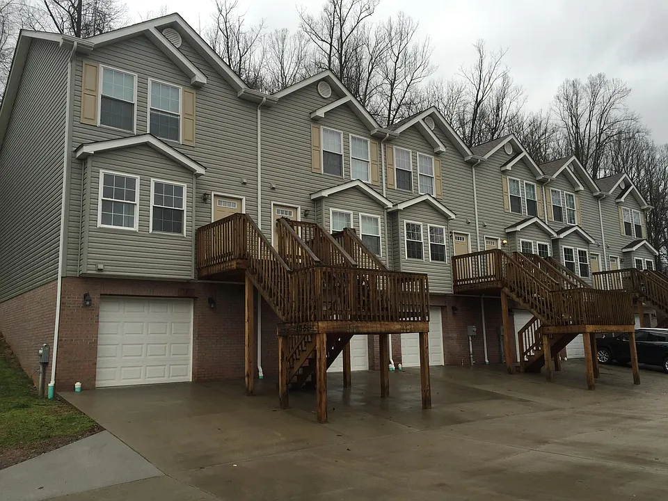 105 Hall Valley Ct #1