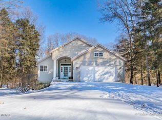 11464 Holmden Ct NE, Rockford, MI