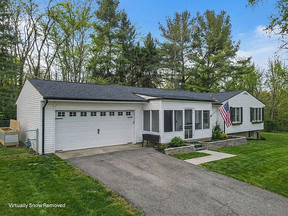 2nd image of 2115 Lamb Rd NW