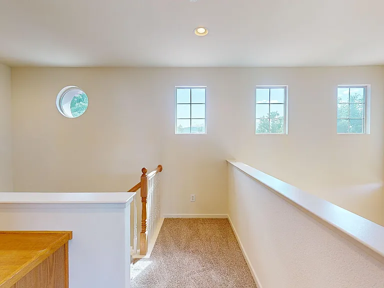 445 Dartmoor Ct — Photo 10