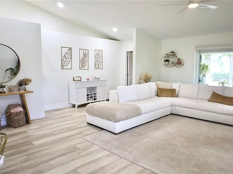 6123 Montego Bay Loop — Photo 4