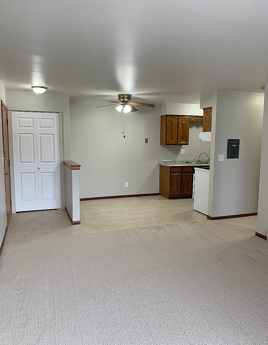 Whitnall Gardens Apartments — Photo 2