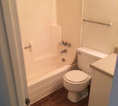 4th image of 100 Eastland Dr APT F38