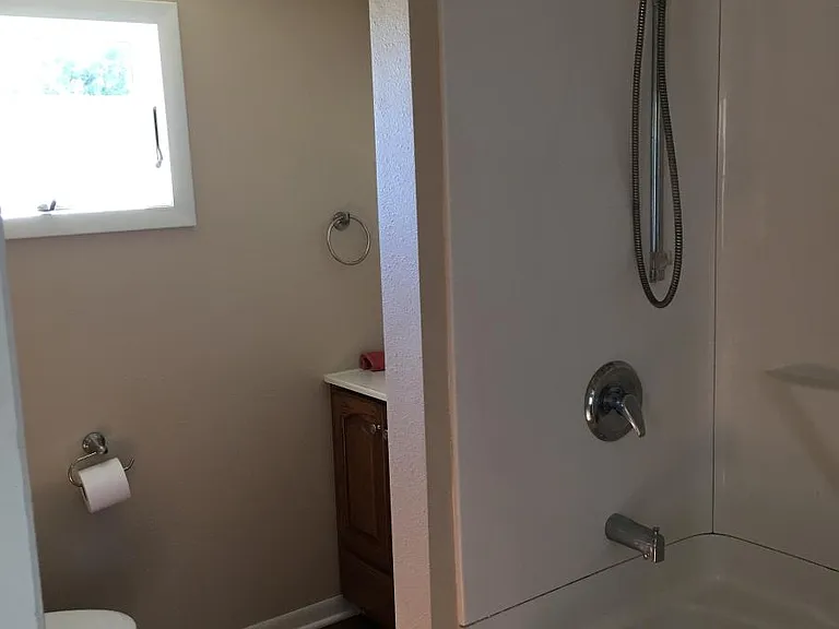 Shower with tub - First floor