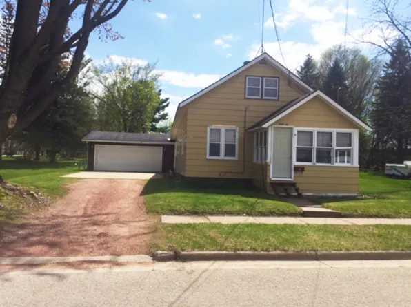 50 E 2nd St, Clintonville, WI 54929