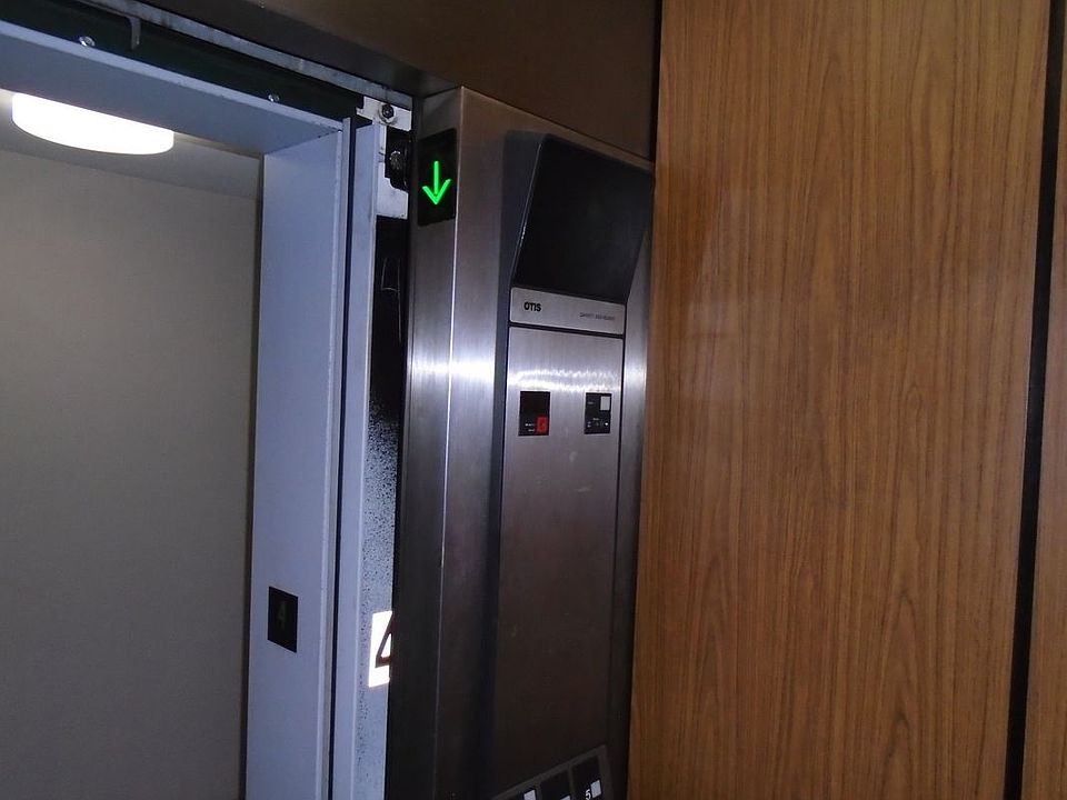 1st image of 6105 39th Ave APT B4