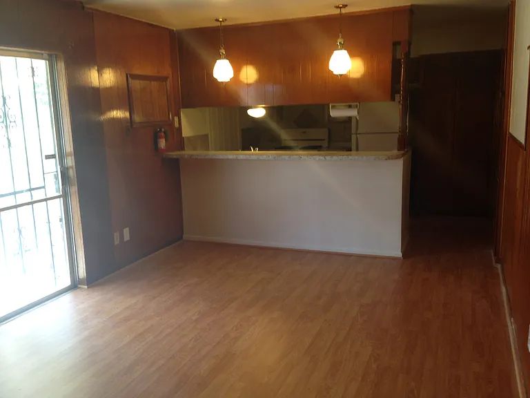 1200 West Ln — Photo 4