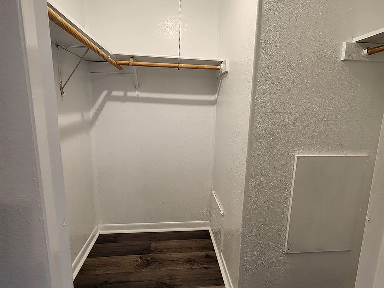 1105 Elyse Dr — Photo 15