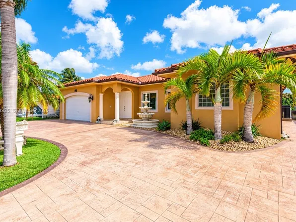 17851 NW 84th Pl, Hialeah, FL 33015