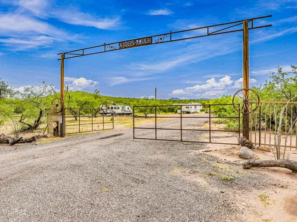 6620 W Bucking Horse Rd, Sahuarita, AZ 85629