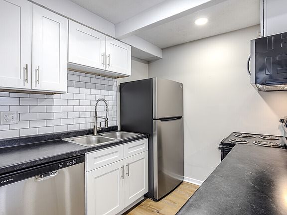 2nd image of 1187 Woodwind Dr #1197