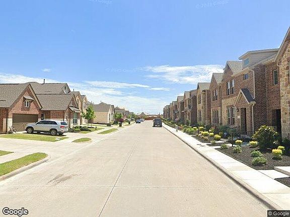 Exterior Neighborhood (street photo)