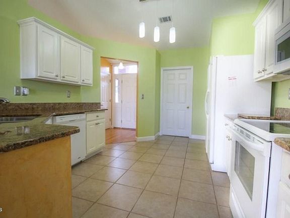 5th image of 14210 Saddie St
