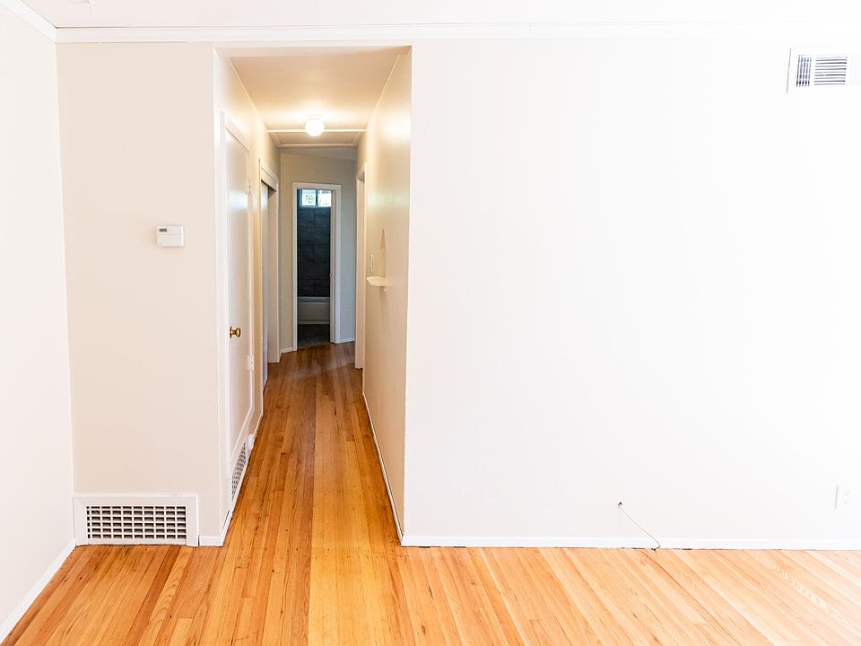 1st image of 20 Amherst Ave