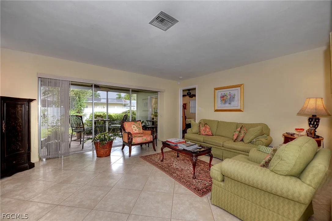 2 bed, 2.0 bath, 1450 sqft, $2,375 — Photo 4