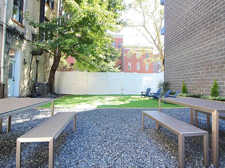 195 Franklin St #2R — Photo 8